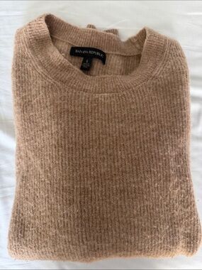 Banana Republic Women's Crewneck Sweater - Light Tan/Camel